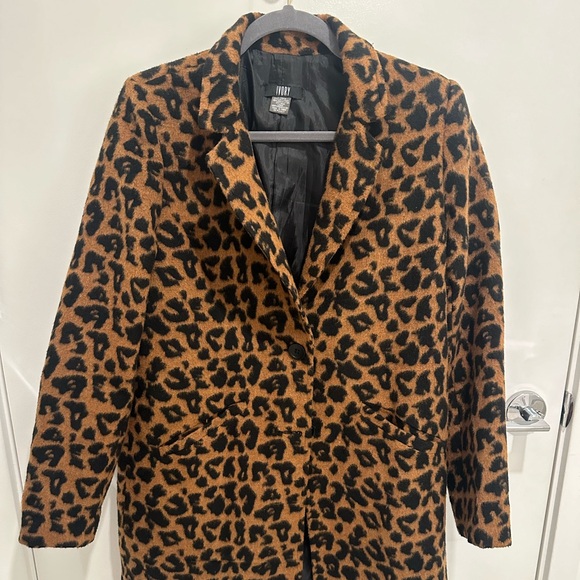 Cheetah Print Felt Trench Coat from IVORY - Picture 1 of 4